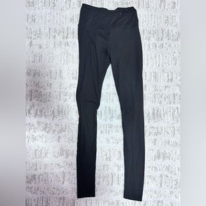 Black regular leggings